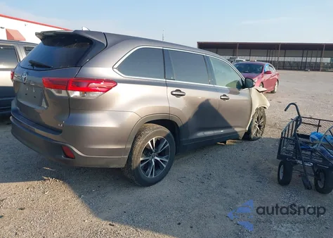 2019 Toyota Highlander Le Plus from USA, damaged, VIN 5TDZZRFH5KS357219
